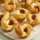 Effortless Guava & Cream Cheese Pastries: A 3-Ingredient Delight