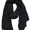 Mastering Scarf Styling: Trendy Techniques & Essential Picks