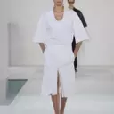 Cos Spring 2026 Ready-to-Wear Collection: A Fusion of Understated Elegance and Modernity in Seoul
