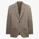A Guide to the Best Summer Wedding Suits for Men