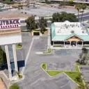 Bloomin' Brands' Outback Steakhouse Falls Short Against Rivals