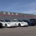 Tesla Reclaims Top Spot in Global Battery EV Market Amidst Evolving Dynamics