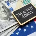 Bond Market Signals Impending Rate Hikes Amid Inflation Concerns