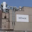 Bunge Stock Rating Adjusted: From 'Buy' to 'Hold' Amidst Near Record Highs