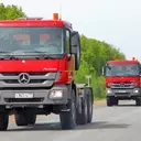 Daimler Truck's Valuation: Overlooking Risks and ZEV Adoption Challenges