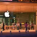 Apple's Resilience and AI Strategy Amidst Valuation Concerns