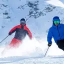 Découverte Complète du Ski Alpin : Histoire, Pratique et Équipement Essentiel