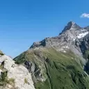 L'Alpinisme Moderne : Entre Engouement, Prudence et Respect Environnemental