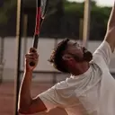 Maîtriser l'art du service au tennis : techniques et stratégies essentielles