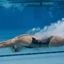 Sculptez Votre Silhouette : 7 Exercices de Natation pour Tonifier le Bas du Corps