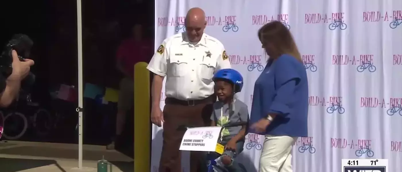 A Heartwarming Cycling Initiative Returns to the City of Murals