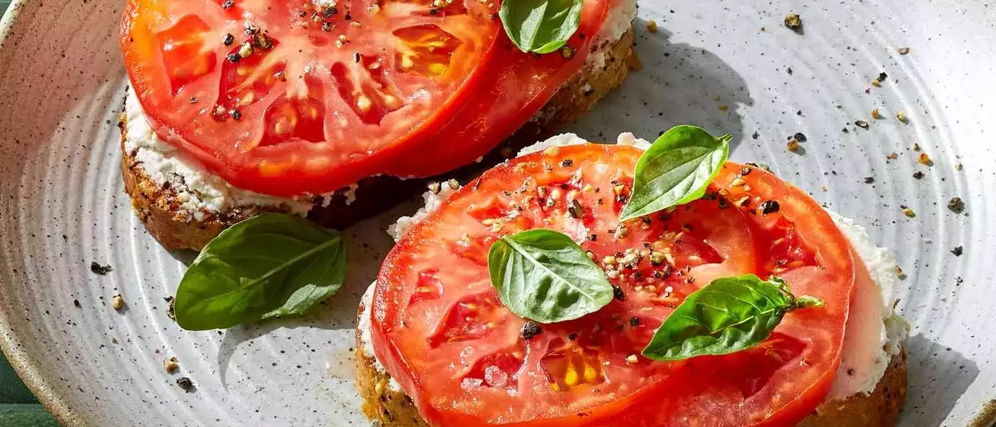 11 Low-Calorie, High-Protein Snacks to Keep You Full