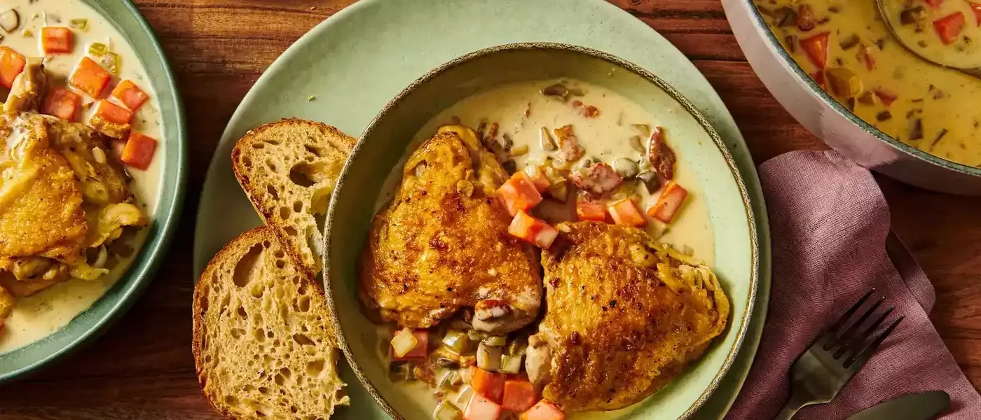 Creamy Braised Chicken with Bacon and White Wine: A Culinary Homage to French Comfort
