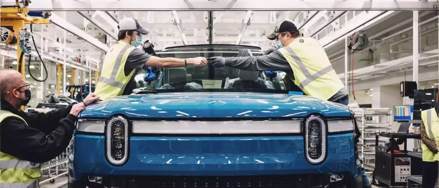 Rivian's Future Hinges on Affordable R2 as Deliveries Dip
