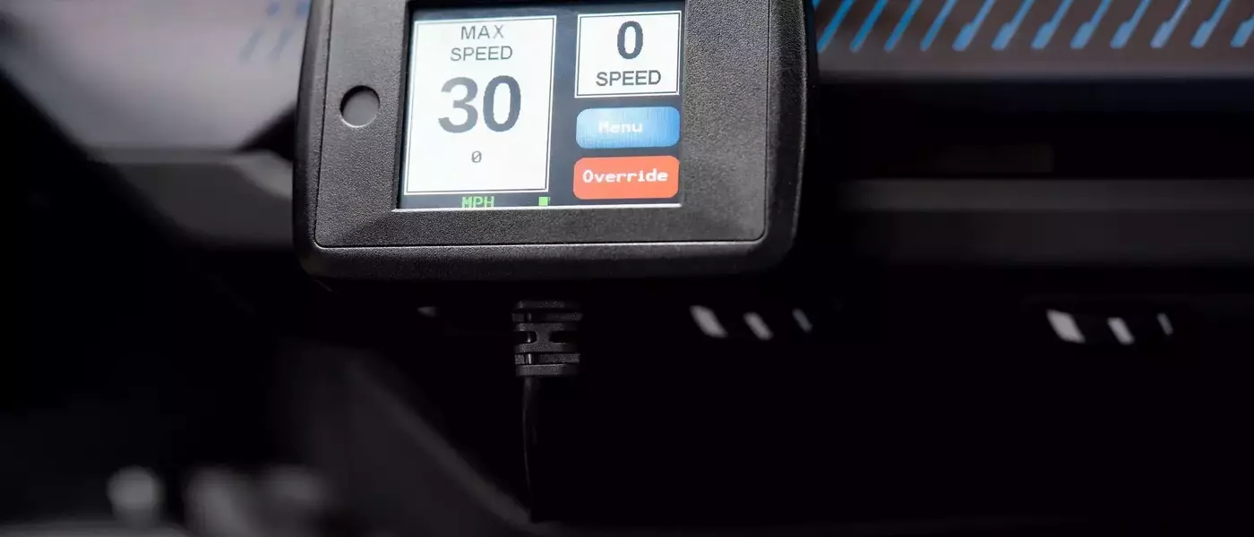 New Tech Allows Parents to Remotely Control Teen Drivers' Speed
