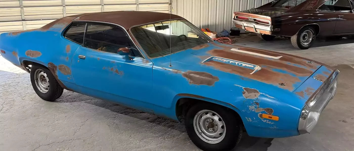 Unveiling a True Survivor: The 1972 Plymouth Road Runner in Petty Blue