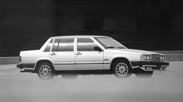 Volvo 760GLE Turbo Review: Blending Safety with Thrills