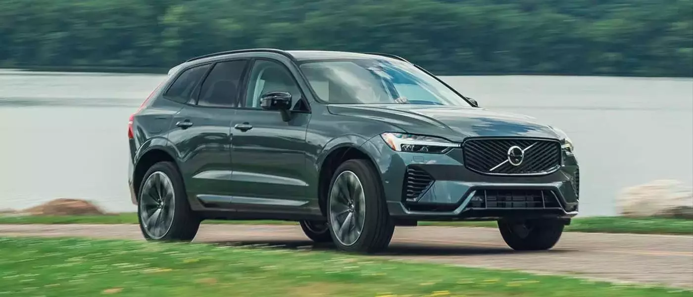 2027 Volvo XC60 Hybrid: A Detailed Review of Performance and Features
