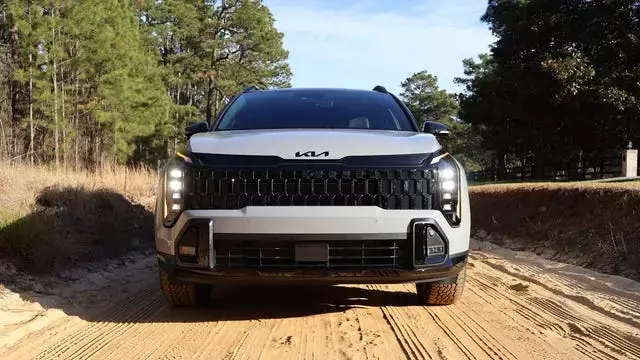 2026 Kia Sportage X-Pro: Off-Road Aesthetics vs. Hybrid Efficiency