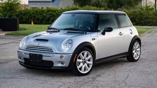 A Pristine 2003 Mini Cooper S Emerges from the Past