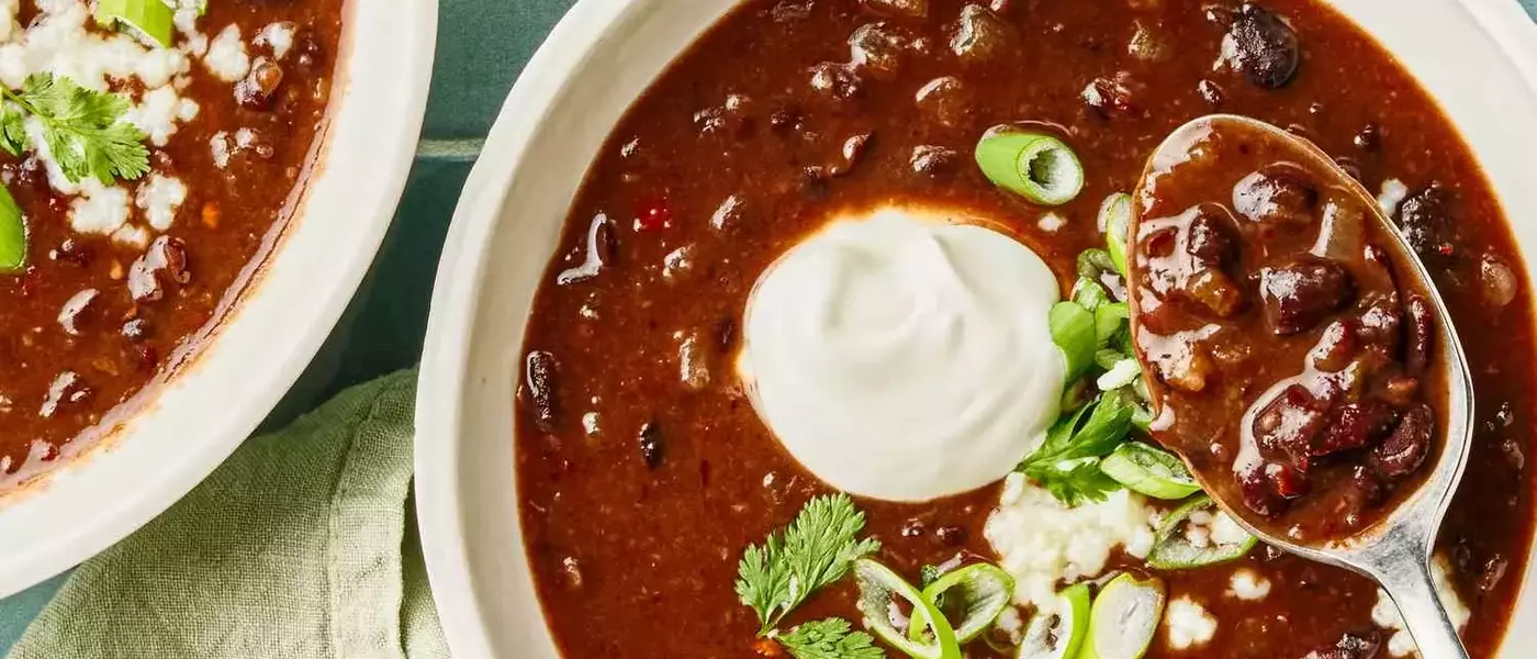 Quick and Flavorful Black Bean Soup: A Five-Ingredient Wonder