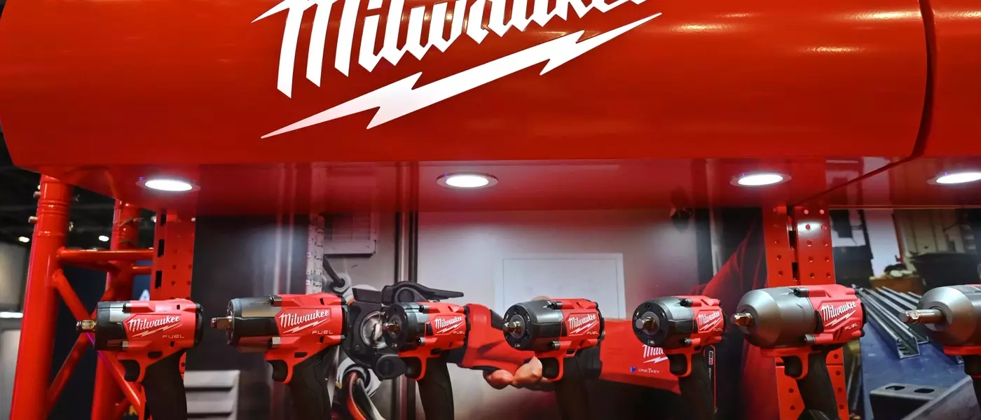 Unmissable Deal: Milwaukee M12 Cordless Band Saw Kit Now 62% Off at Walmart