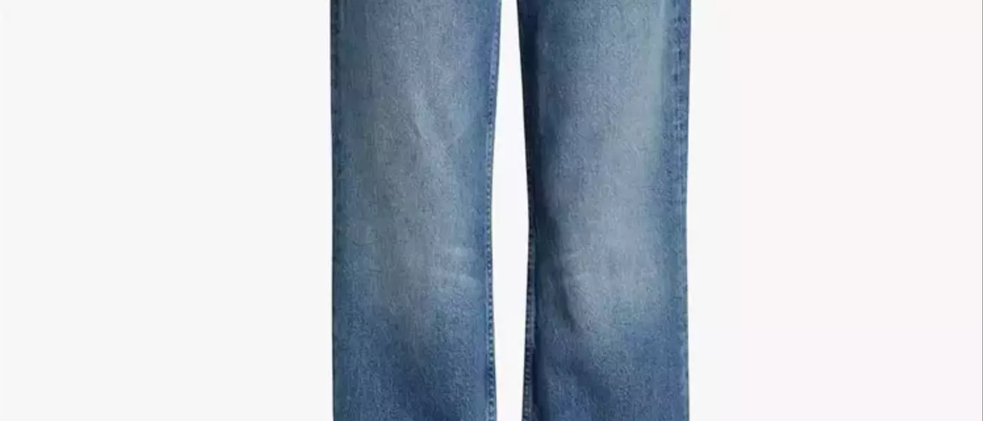 Timeless Denim: Reviving 90s Jean Trends for Modern Style