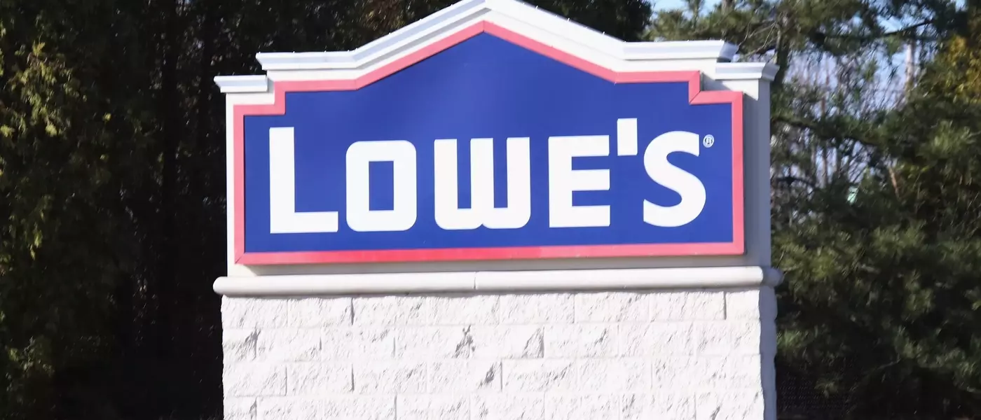 Lowe's Offers Significant Discount on DeWalt 20V Max Batteries