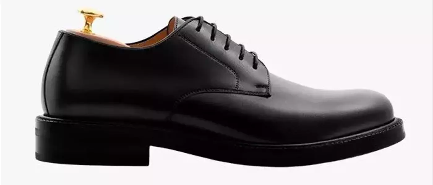 Mastering the Navy Suit: The Definitive Guide to Footwear Pairings