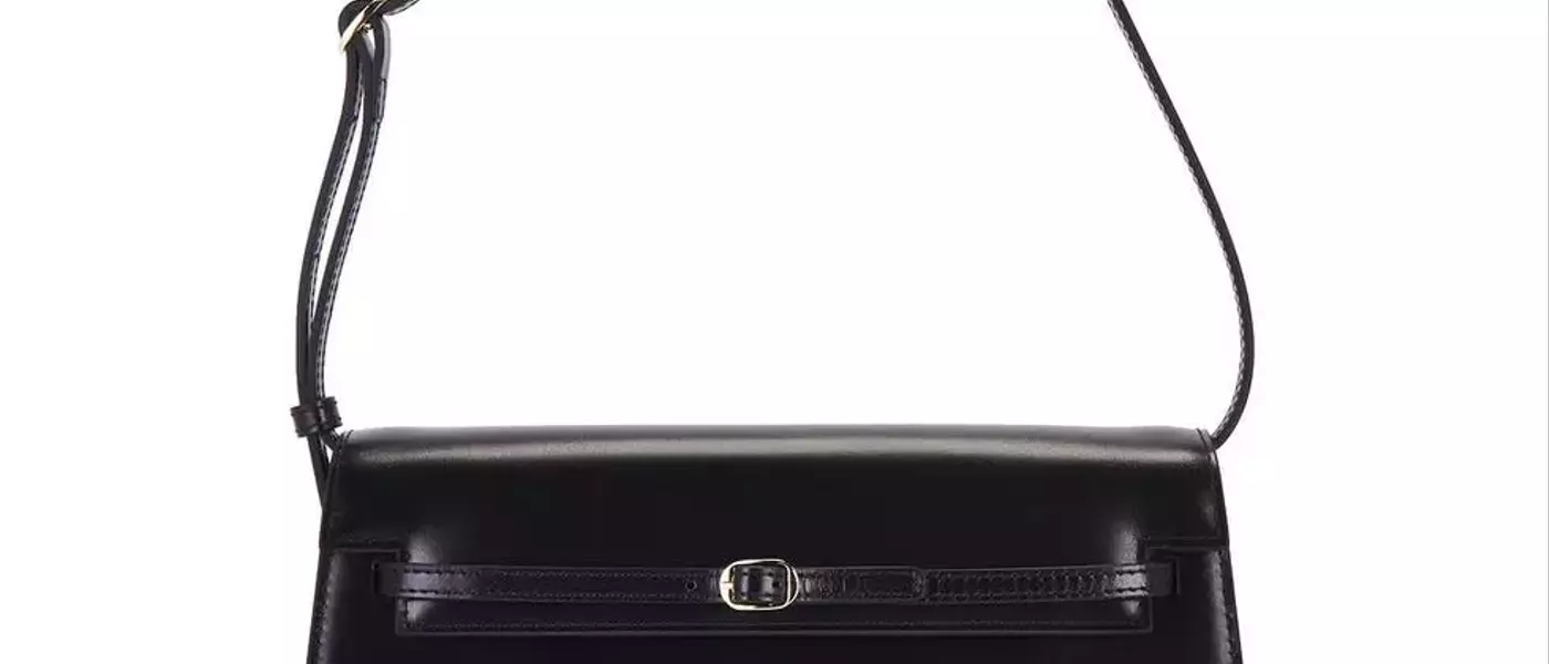 Timeless Elegance: Emulating Carolyn Bessette Kennedy's Signature Accessories
