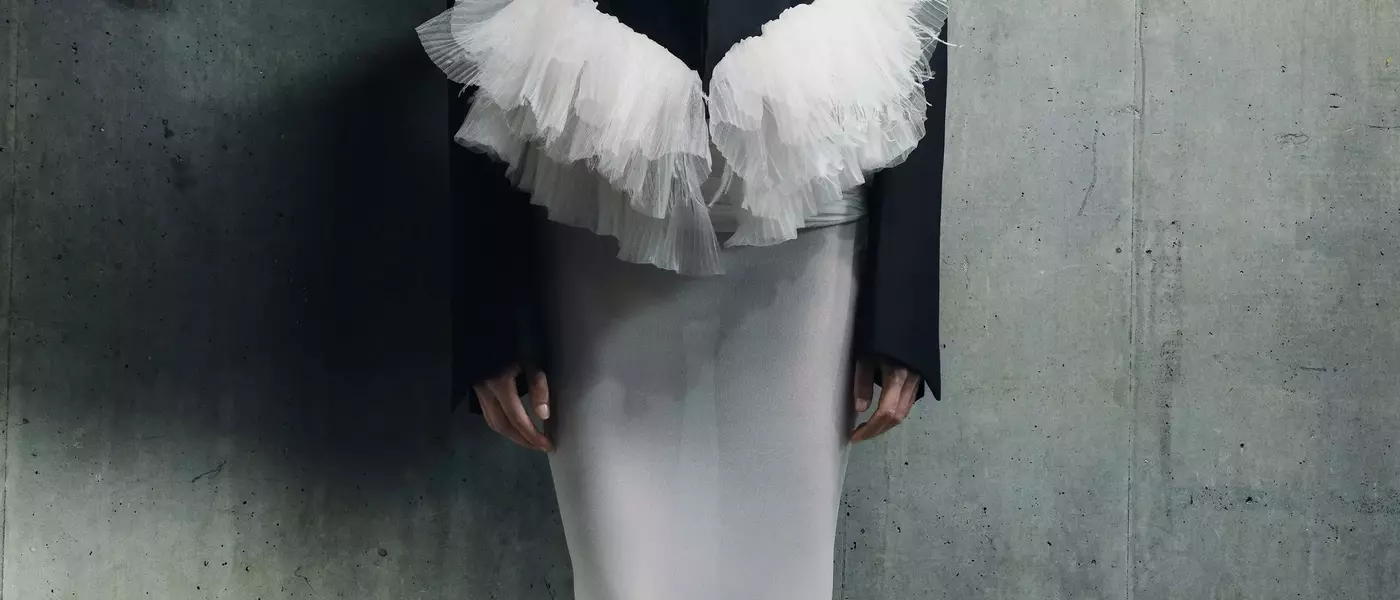 David Koma's Fall 2026 Collection: The Harmonious Duality of Fragility and Strength