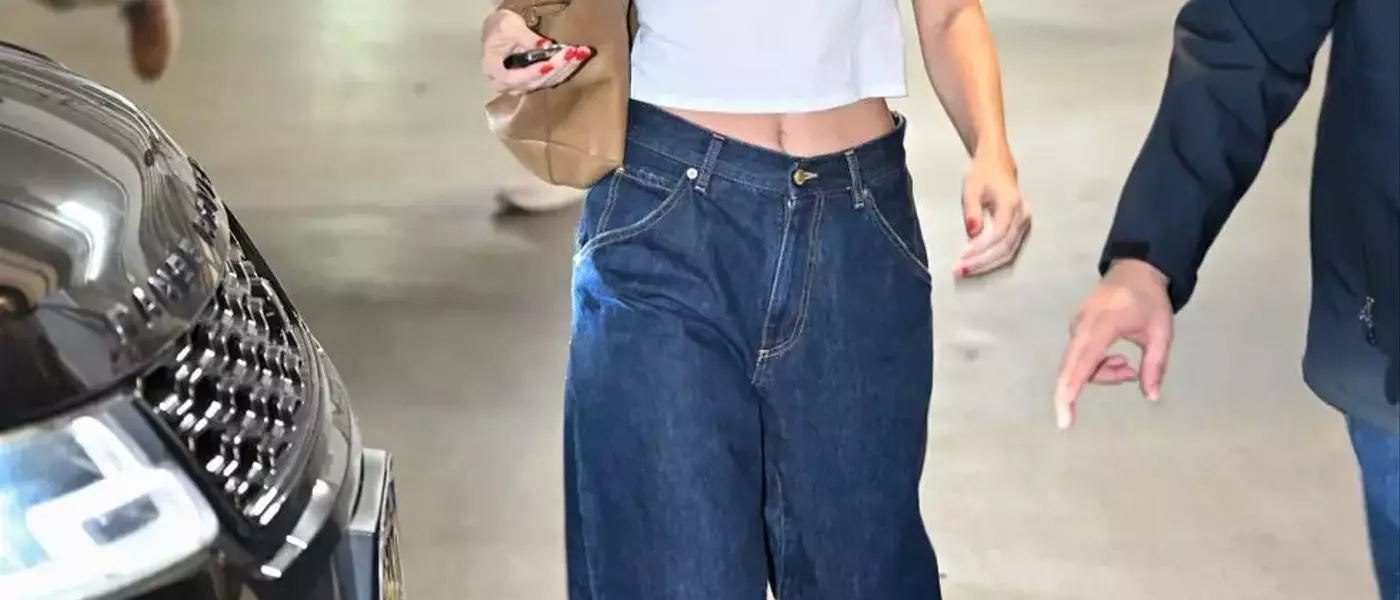 Styling Barrel-Leg Jeans: Footwear Guide for Every Occasion