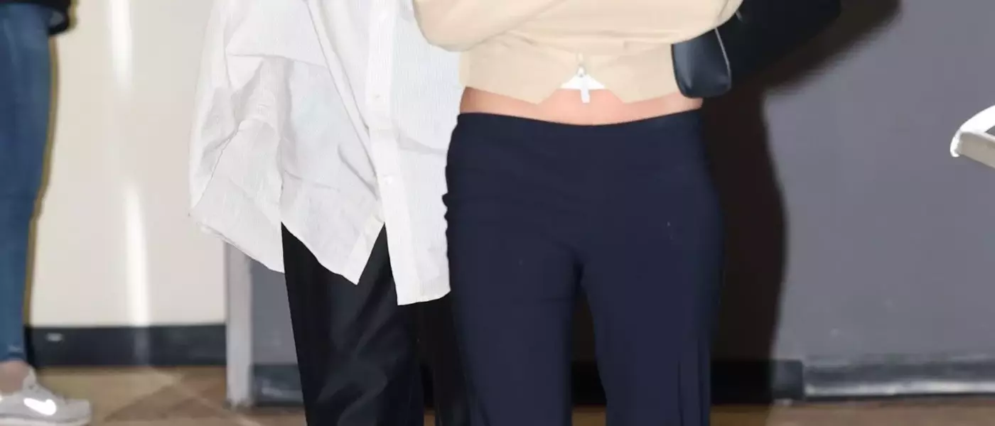 Hailey Bieber and Kendall Jenner Embrace the Thong Sandal Trend for Spring