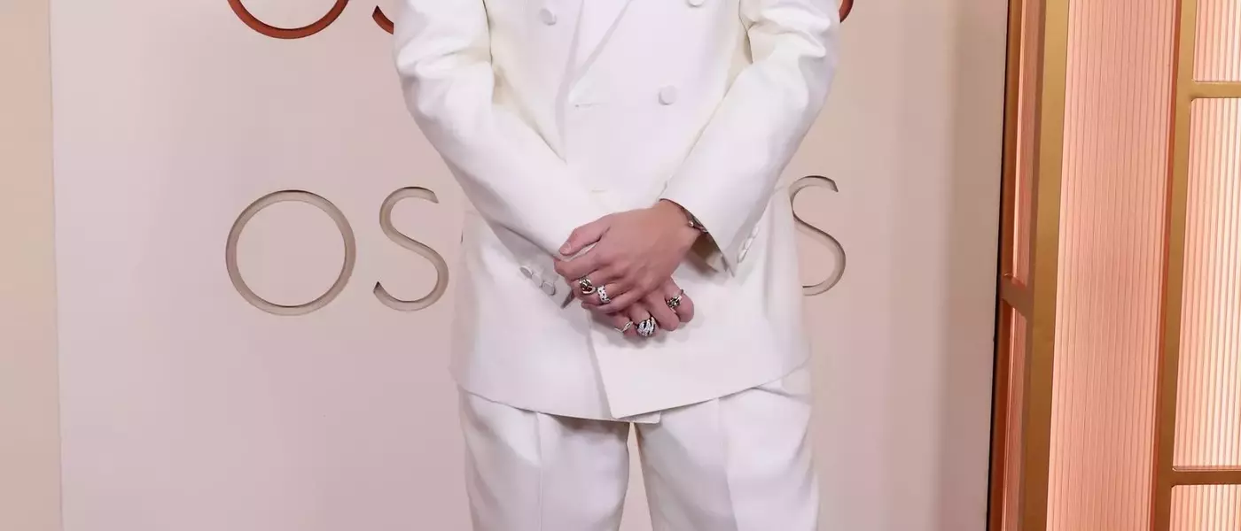 The Enduring Appeal of Pinky Rings: A Celebrity Trend