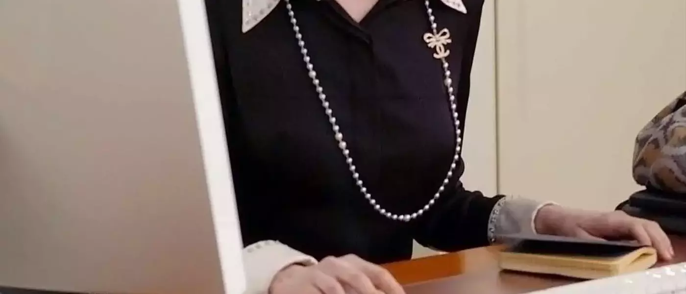 Anne Hathaway Reimagines Iconic 'Devil Wears Prada' Hairstyle with Modern Twist