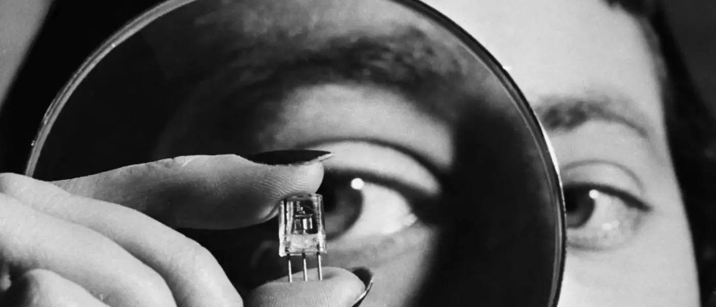 Scientists Observe Electronic Components in Action Using Terahertz Waves
