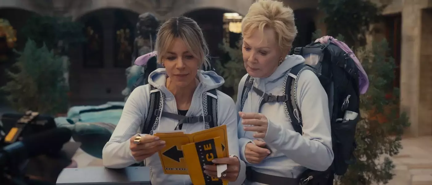 Hacks' Emotional Journey: A Mother-Daughter Duo's Past, Present, and Future on Screen