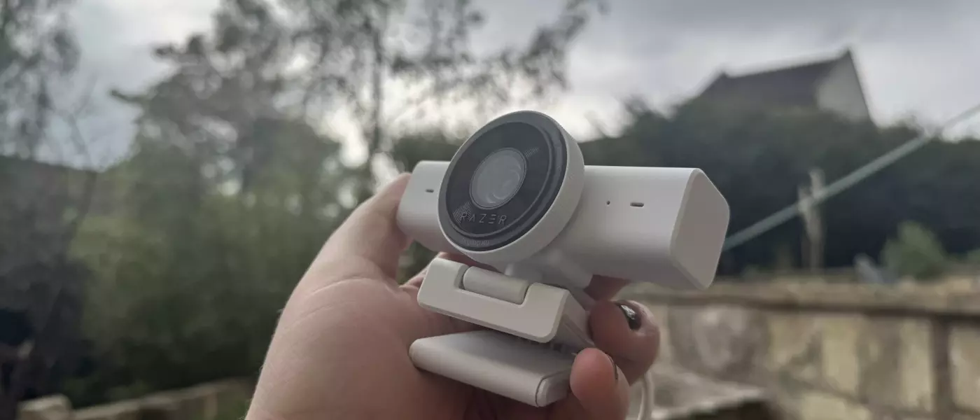 Razer Kiyo V2 X Webcam Review: A Mid-Tier Offering Struggling in a Competitive Market