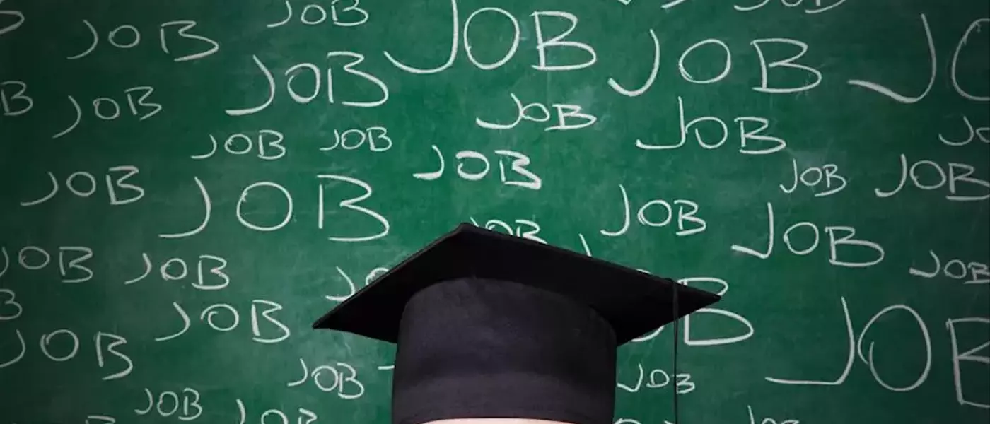 Navigating the Challenging Job Market for New Graduates: Beyond the GPA