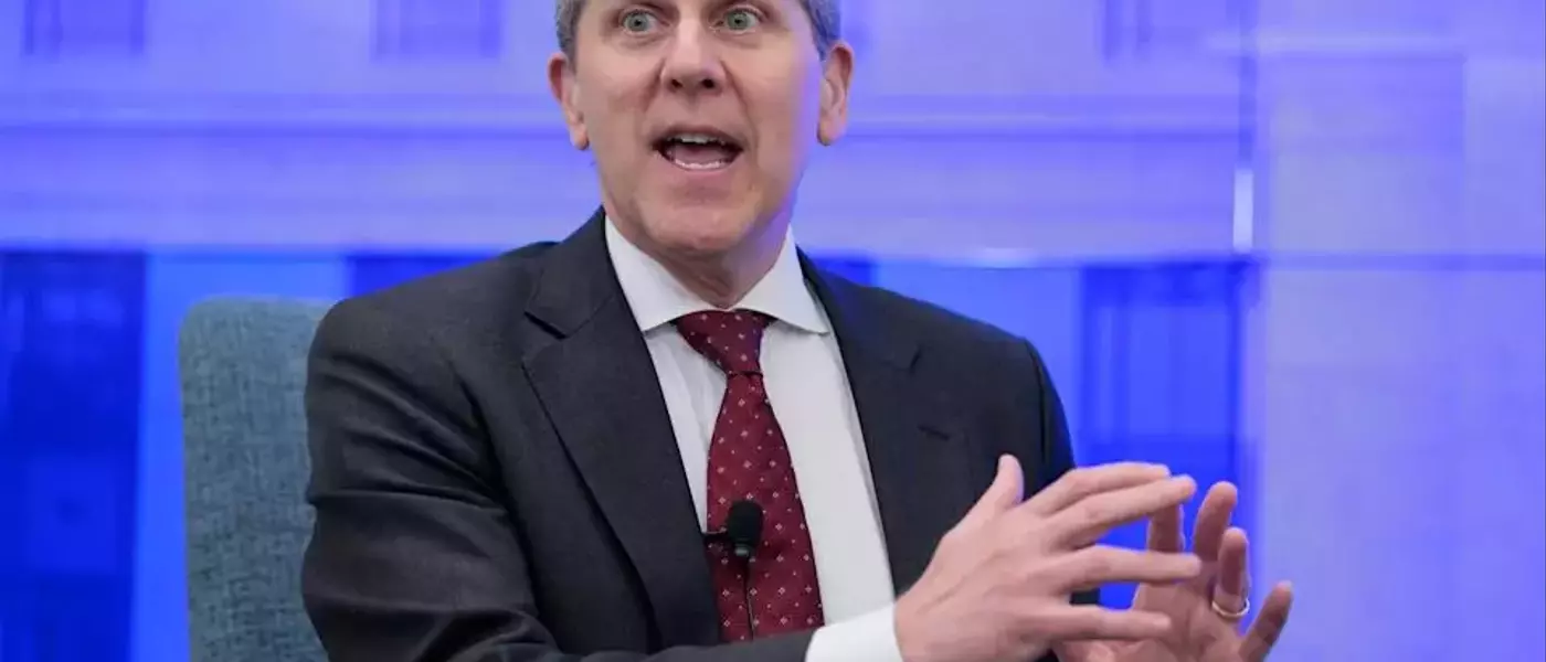 Federal Reserve Governor Raises Alarm on Private Credit Risks