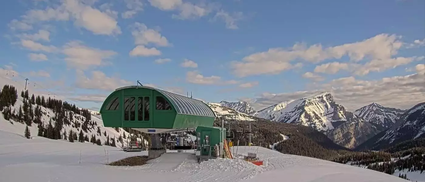 Sunshine Village annonce une réouverture estivale inattendue pour le ski