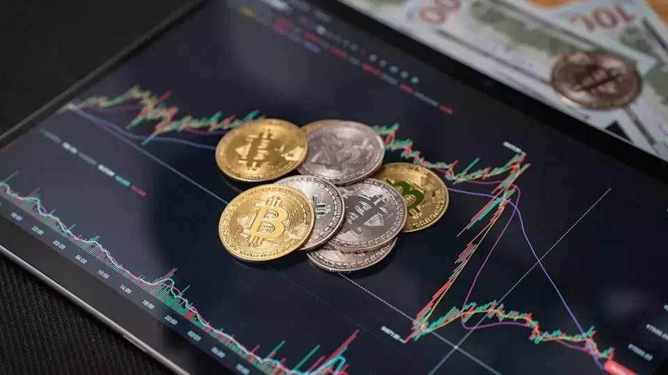 Treasury Yields: A Headwind for Bitcoin's Ascent