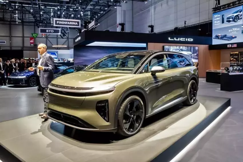 Lucid's Autonomous Vehicle Ambitions Propel Forward with Executive's Inaugural Ride in Uber-Nuro Collaborative Robotaxi