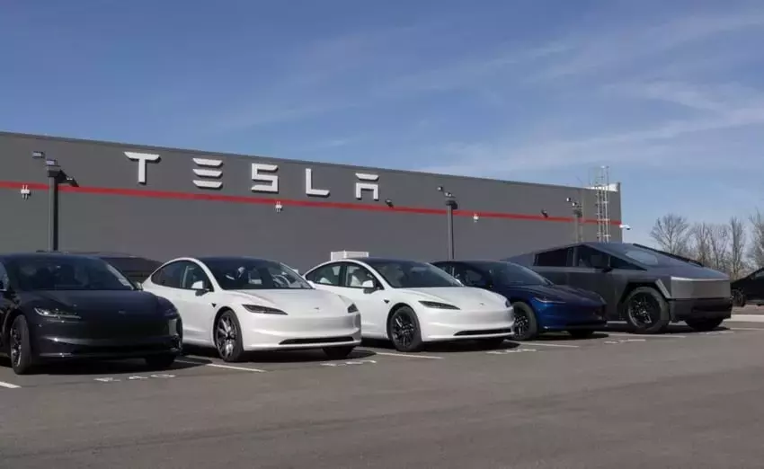 Expert: Tesla Lags Waymo in Autonomous Driving, Chinese EV Entry 'Inevitable'
