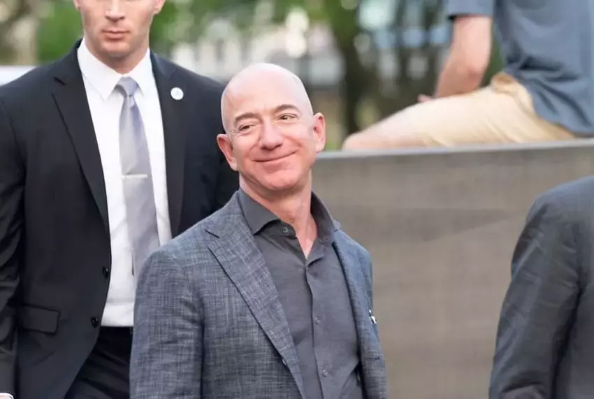 Jeff Bezos-Backed Slate Auto: A Rising EV Contender Capturing Investor Attention
