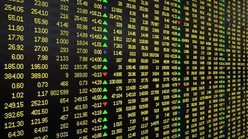 XP Inc. Reports Disappointing Q1 Earnings, Stock Dips Alongside Other Major Movers in Pre-Market Trading