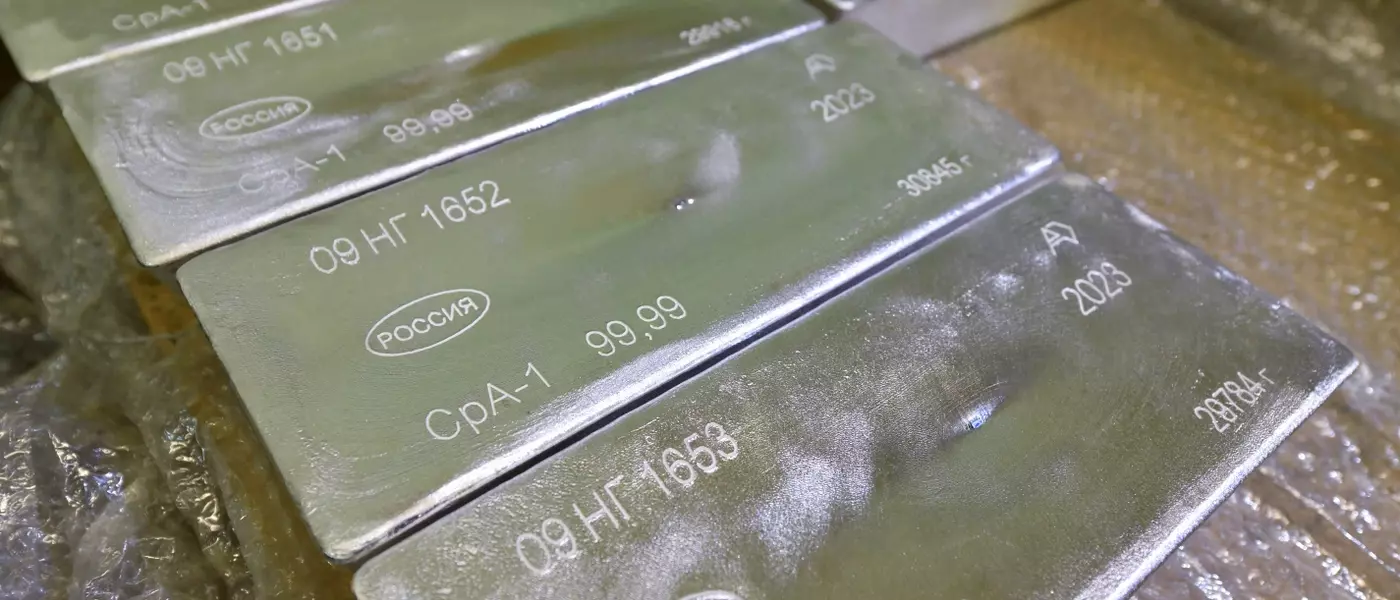 Silver Market Shows Minimal Fluctuation Amidst Tax Complexity for Investors