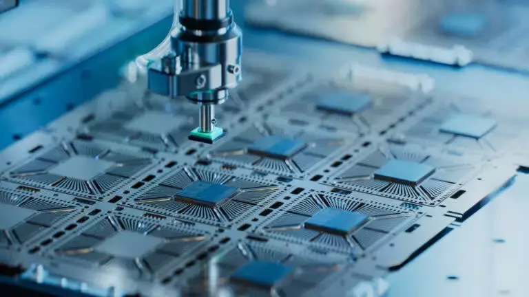 MACOM Forges Strategic Long-Term Supply Alliances with IQE plc