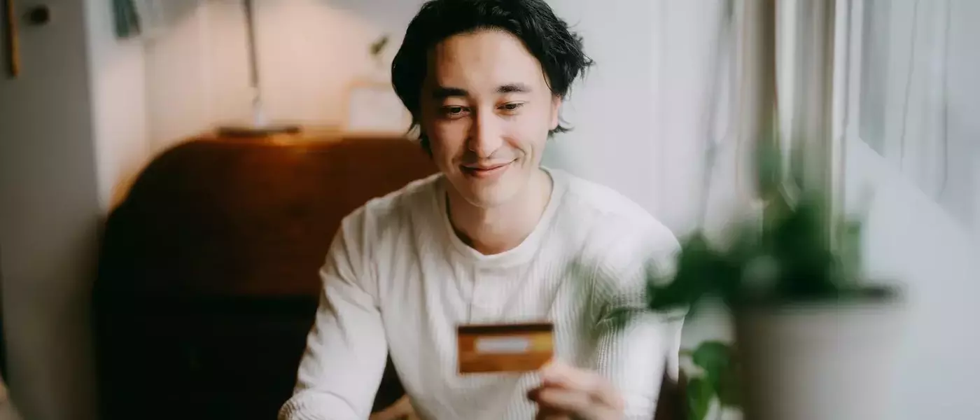Navigating Credit Scores with Rewards Cards: A Comprehensive Guide