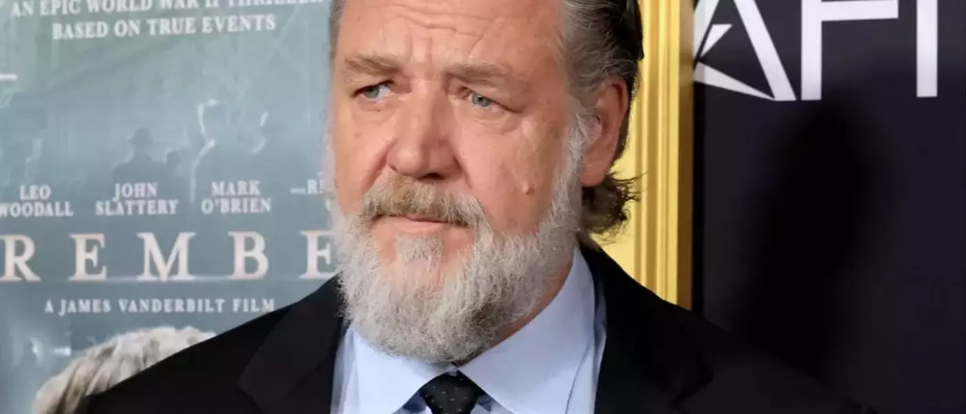 Russell Crowe's Firm Stance on Fan Etiquette in Paris